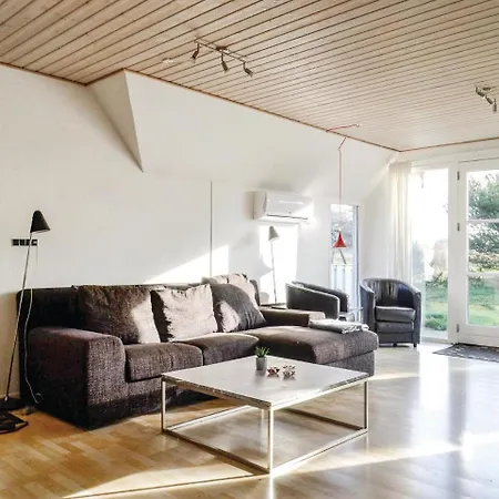 Four-bedroom Holiday In Hébergement de vacances *
