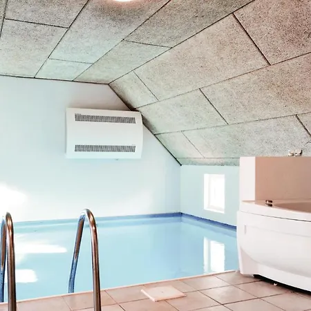 Four-bedroom Holiday In Ringkøbing