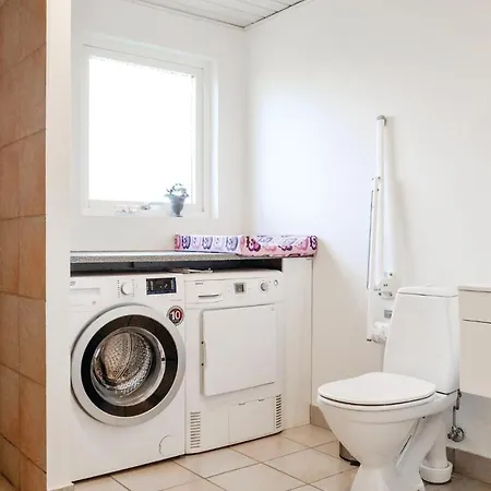 Four-bedroom Holiday In Hébergement de vacances *